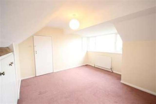  Image of 4 bedroom Detached house to rent in Croft Road Godalming GU7 at Godalming, GU7 1BS