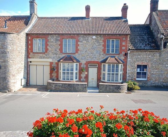  Image of 3 bedroom Terraced house for sale in Church Street Wedmore BS28 at Church Street  Wedmore, BS28 4AB