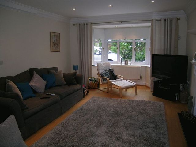  Image of 5 bedroom Detached house to rent in Chacombe Place Beaconsfield HP9 at Chacombe Place  Beaconsfield, HP9 2WS