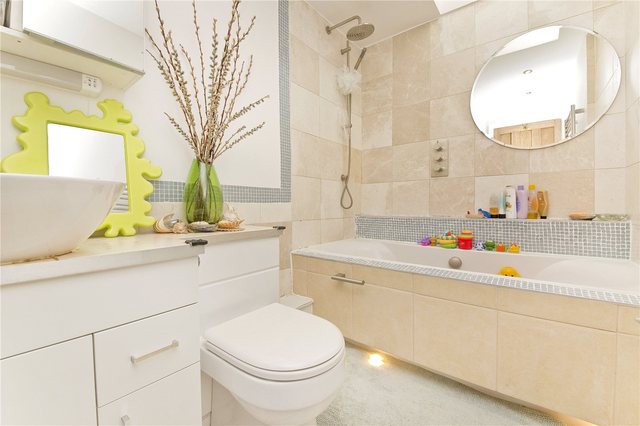  Image of 2 bedroom Flat for sale in Chadwell Street London EC1R at Clerkenwell London Angel, EC1R 1XD