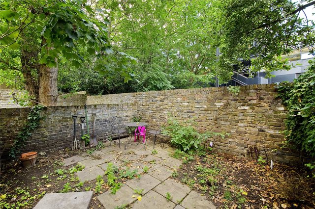 Image of 2 bedroom Flat for sale in Chadwell Street London EC1R at Clerkenwell London Angel, EC1R 1XD