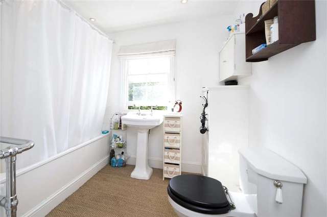  Image of 1 bedroom Flat for sale in Chesterton Road London W10 at Chesterton Road  London, W10 6ES