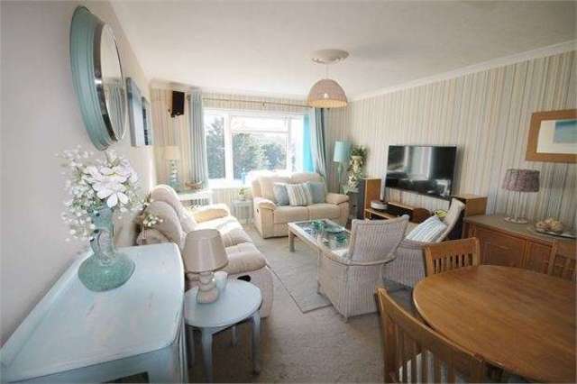  Image of 1 bedroom Apartment to rent in Chideock Close Parkstone Poole BH12 at Chideock Close Parkstone Wallisdown, BH12 2DZ