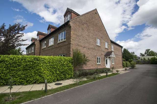  Image of 2 bedroom Apartment for sale in Wallingford Road Goring Reading RG8 at Wallingford Road Goring Reading, RG8 0BH