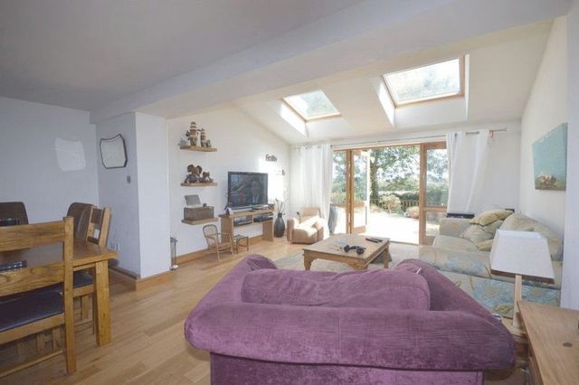  Image of 4 bedroom Detached house for sale in Forts Orchard Chilthorne Domer Yeovil BA22 at Forts Orchard Chilthorne Domer YEOVIL, BA22 8RH