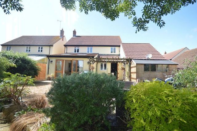  Image of 4 bedroom Detached house for sale in Forts Orchard Chilthorne Domer Yeovil BA22 at Forts Orchard Chilthorne Domer YEOVIL, BA22 8RH