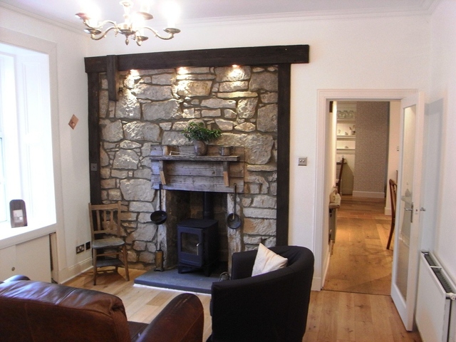  Image of 1 bedroom Flat to rent in Church Street Lochwinnoch PA12 at Lochwinnoch Renfrewshire Renfrewshire, PA12 4AD