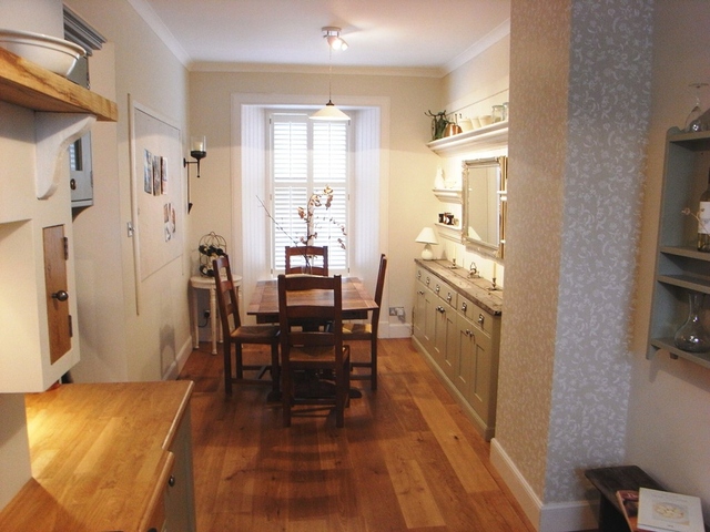  Image of 1 bedroom Flat to rent in Church Street Lochwinnoch PA12 at Lochwinnoch Renfrewshire Renfrewshire, PA12 4AD