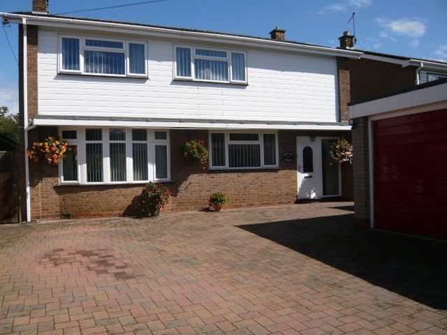  Image of 4 bedroom Detached house for sale in Church Street Offenham Evesham WR11 at Church Street Offenham Evesham, WR11 8RW