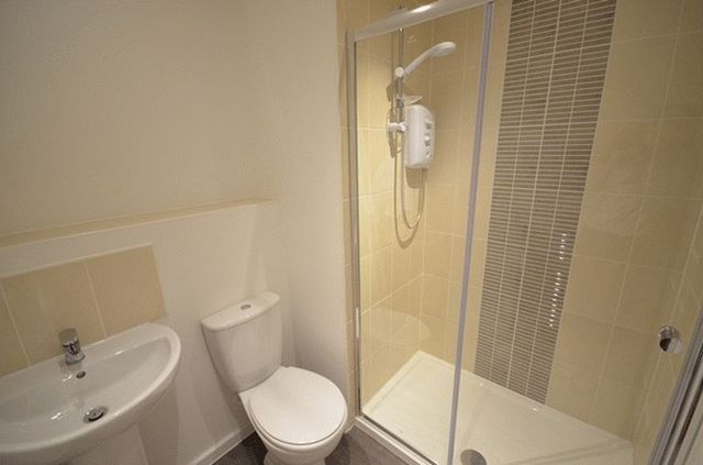  Image of 3 bedroom Terraced house to rent in Cinnamon Close Birmingham B5 at Cinnamon Close Edgbaston Birmingham, B5 7SD