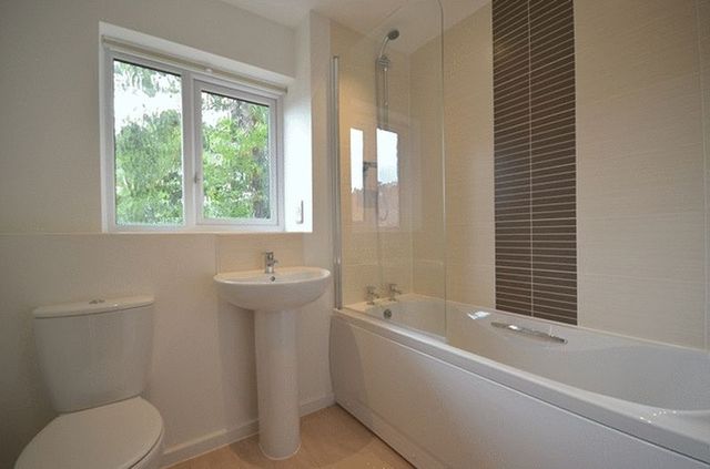  Image of 3 bedroom Terraced house to rent in Cinnamon Close Birmingham B5 at Cinnamon Close Edgbaston Birmingham, B5 7SD
