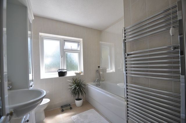  Image of 4 bedroom Detached house for sale in Clarence Road Fleet GU51 at Clarence Road  Fleet, GU51 3RZ