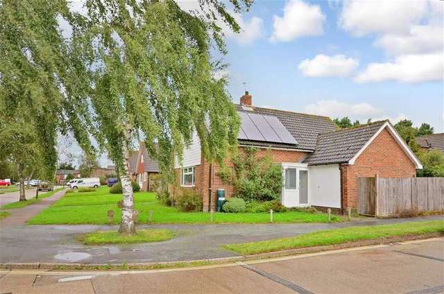  Image of 3 bedroom Bungalow for sale in Cleve Way Billingshurst RH14 at Billingshurst West Sussex Billingshurst, RH14 9RW