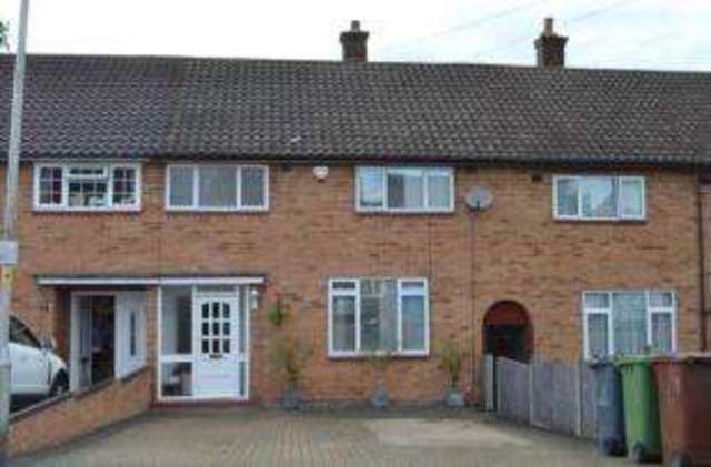  Image of 3 bedroom Terraced house for sale in Cleveland Crescent Borehamwood WD6 at Borehamwood Hertfordshire Borehamwood, WD6 2EP