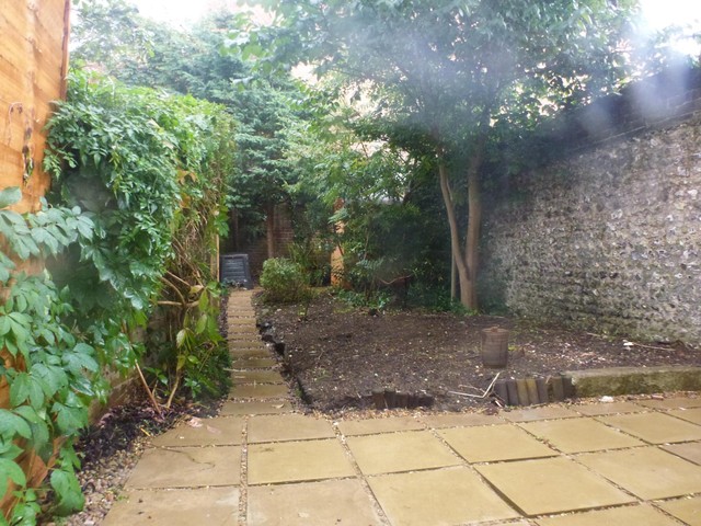  Image of 1 bedroom Ground Flat to rent in Clifton Road Brighton BN1 at 7 Clifton Road  Brighton, BN1 3HP