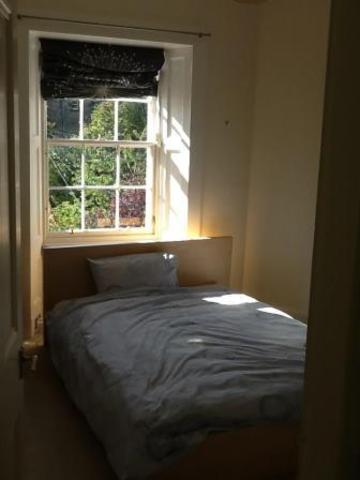  Image of 2 bedroom Flat to rent in Coates Gardens Edinburgh EH12 at West End Edinburgh Edinburgh, EH12 5LG