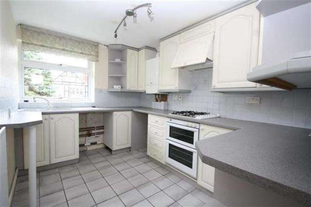  Image of 2 bedroom Flat for sale in College Gardens Worthing BN11 at West Worthing, BN11 4QE
