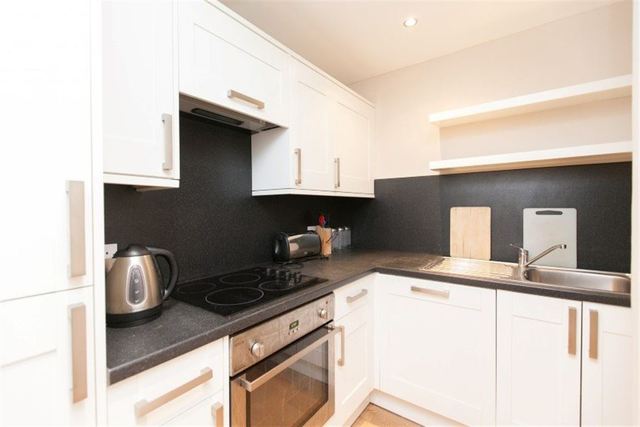  Image of 2 bedroom Flat to rent in Comely Bank Avenue Edinburgh EH4 at Comely Bank Edinburgh Edinburgh, EH4 1EN