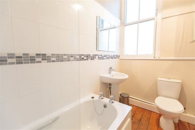  Image of 2 bedroom Flat to rent in Comely Bank Avenue Edinburgh EH4 at Comely Bank Edinburgh Edinburgh, EH4 1EN