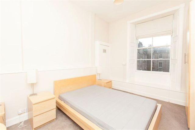  Image of 2 bedroom Flat to rent in Comely Bank Avenue Edinburgh EH4 at Comely Bank Edinburgh Edinburgh, EH4 1EN