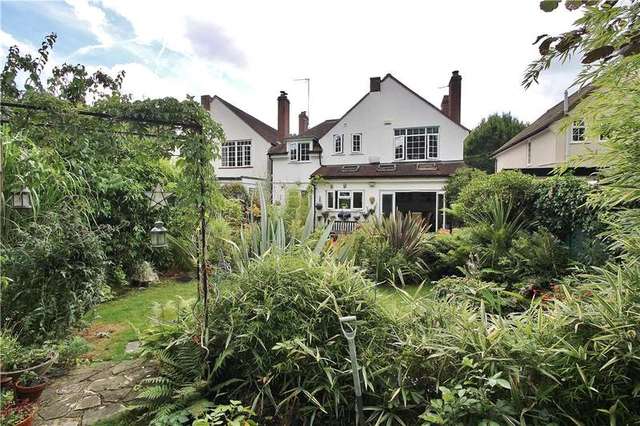  Image of 4 bedroom Detached house for sale in Common Close Horsell Woking GU21 at Horsell Surrey Horsell, GU21 4DB
