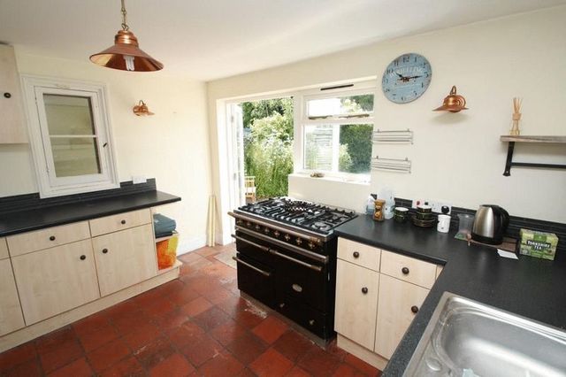  Image of 3 bedroom Detached house to rent in Commonside Downley High Wycombe HP13 at Commonside Downley High Wycombe, HP13 5XG