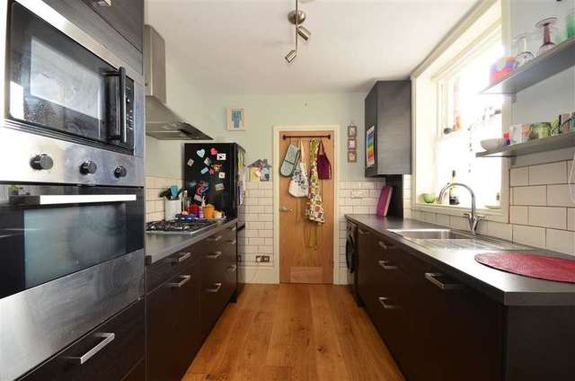  Image of 1 bedroom Flat for sale in Compton Road Brighton BN1 at Brighton East Sussex Brighton, BN1 5AN