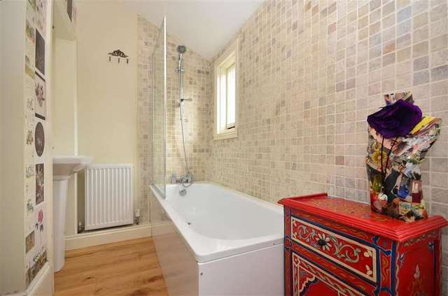 Image of 1 bedroom Flat for sale in Compton Road Brighton BN1 at Brighton East Sussex Brighton, BN1 5AN