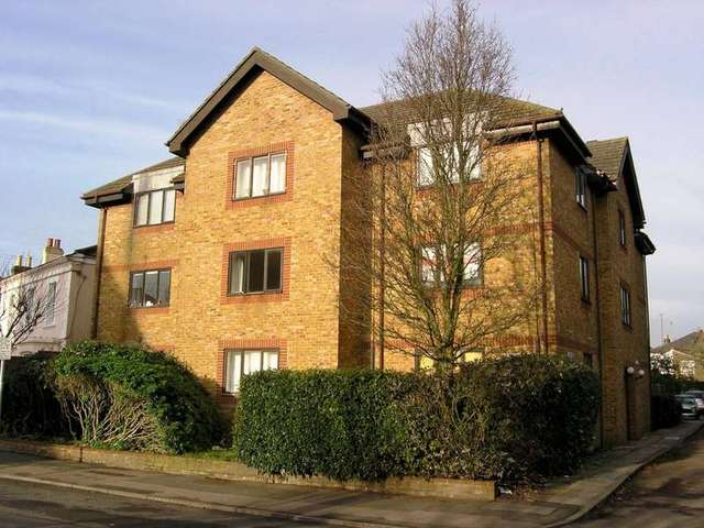  Image of Studio flat to rent in Acre Road Kingston upon Thames KT2 at 45 Acre Road  Kingston Upon Thames, KT2 6ER