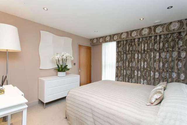  Image of 3 bedroom Apartment for sale in Western Gateway London E16 at Western Gateway  London, E16 1AQ