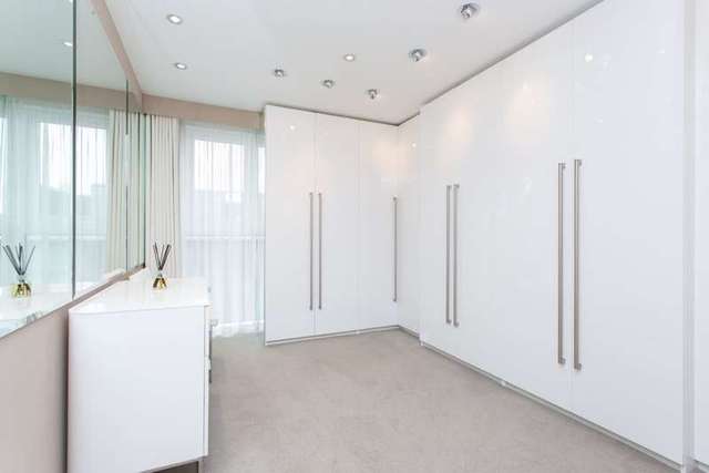  Image of 3 bedroom Apartment for sale in Western Gateway London E16 at Western Gateway  London, E16 1AQ