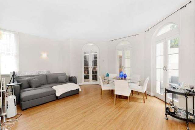  Image of 2 bedroom Flat for sale in Cornwall Gardens London SW7 at London  Gloucester Road, SW7 4AJ