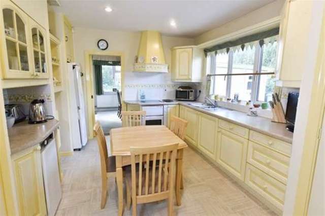  Image of 3 bedroom Detached house for sale in Corsley Heath Corsley Warminster BA12 at Warminster, BA12 7PW