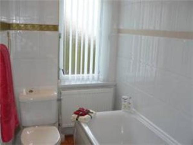  Image of 2 bedroom Flat to rent in Craigpark Dennistoun Glasgow G31 at Dennistoun Glasgow Glasgow, G31 2NN