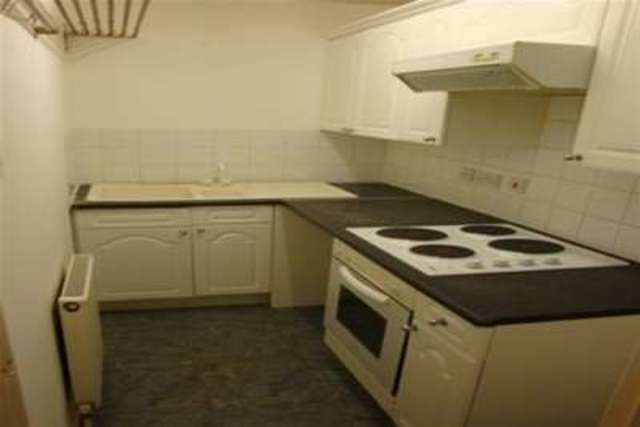  Image of 1 bedroom Flat to rent in Crescent Road Westbourne Bournemouth BH2 at Bournemouth, BH2 5SS