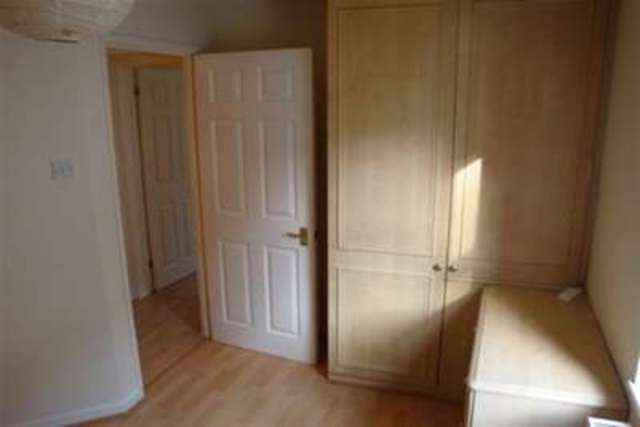  Image of 1 bedroom Flat to rent in Crescent Road Westbourne Bournemouth BH2 at Bournemouth, BH2 5SS