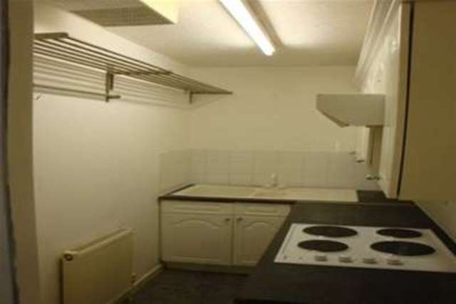  Image of 1 bedroom Flat to rent in Crescent Road Westbourne Bournemouth BH2 at Bournemouth, BH2 5SS