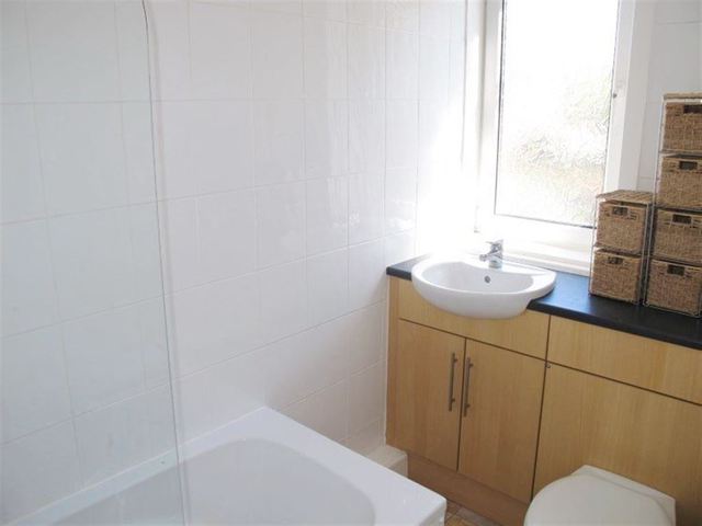  Image of 2 bedroom Detached house to rent in Crewe Road North Edinburgh EH5 at Pilton Edinburgh Edinburgh, EH5 2NS
