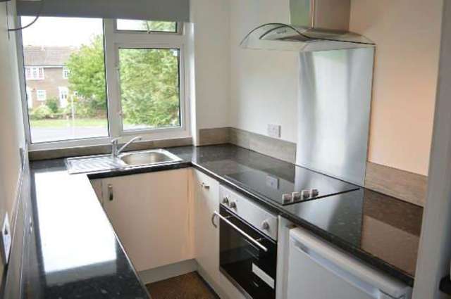  Image of 1 bedroom Maisonette to rent in Cricketers Close Chessington KT9 at Cricketers Close  Chessington, KT9 1NL
