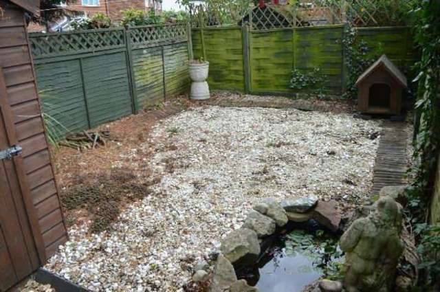  Image of 1 bedroom Maisonette to rent in Cricketers Close Chessington KT9 at Cricketers Close  Chessington, KT9 1NL