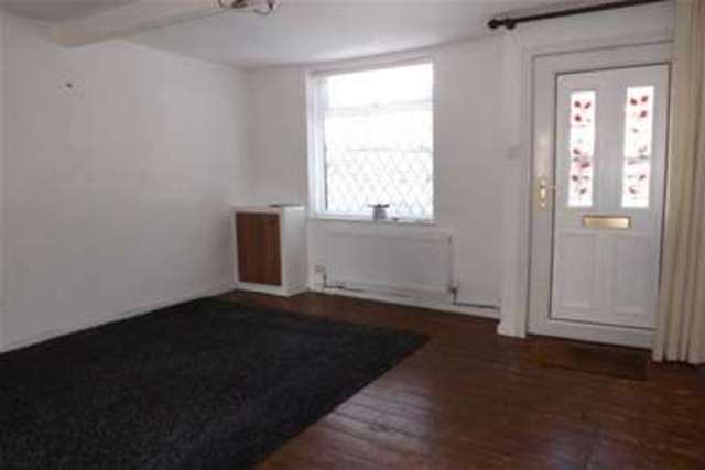  Image of 2 bedroom Property to rent in Crompton Road Macclesfield SK11 at Macclesfield, SK11 8HB