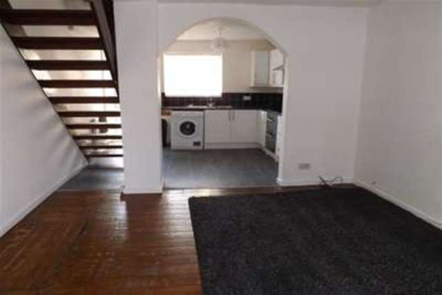  Image of 2 bedroom Property to rent in Crompton Road Macclesfield SK11 at Macclesfield, SK11 8HB