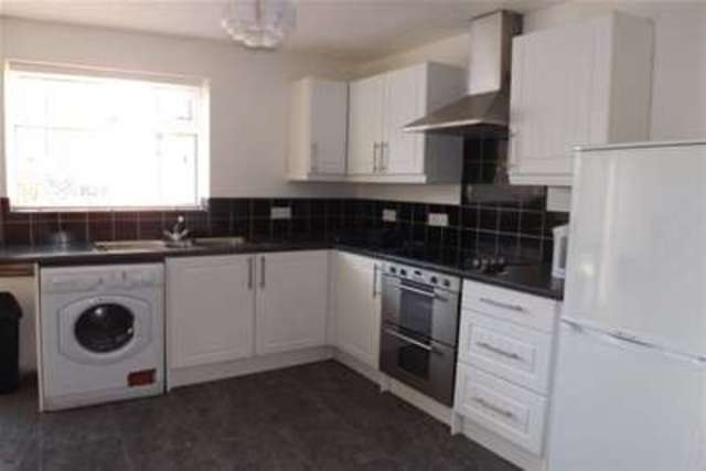  Image of 2 bedroom Property to rent in Crompton Road Macclesfield SK11 at Macclesfield, SK11 8HB
