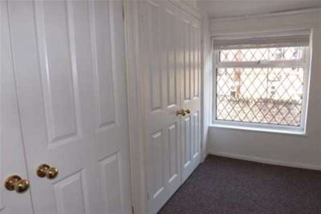 Image of 2 bedroom Property to rent in Crompton Road Macclesfield SK11 at Macclesfield, SK11 8HB