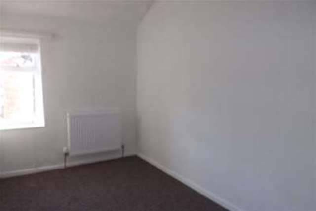  Image of 2 bedroom Property to rent in Crompton Road Macclesfield SK11 at Macclesfield, SK11 8HB