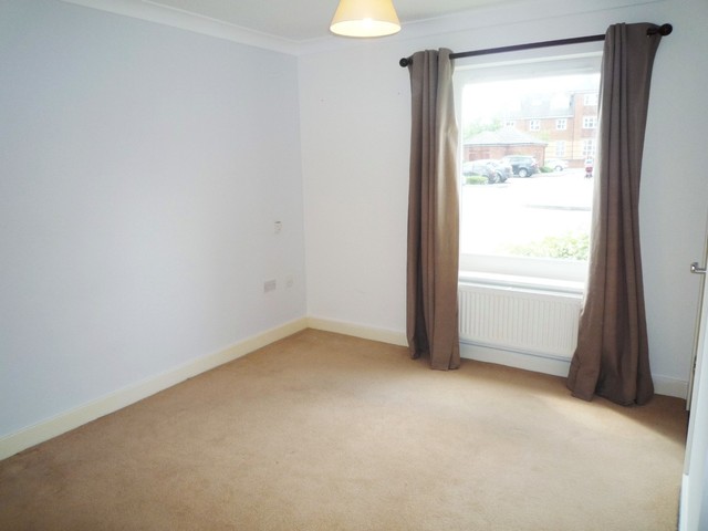  Image of 1 bedroom Flat to rent in Bakers Close St. Albans AL1 at Bakers Close  St Albans, AL1 5FH