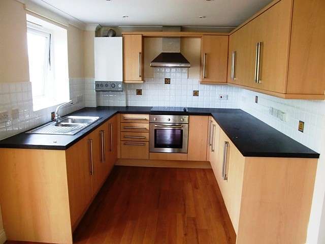  Image of 2 bedroom Apartment to rent in Dean Road Southampton SO18 at Haynes Road  Southampton, SO18 6AP