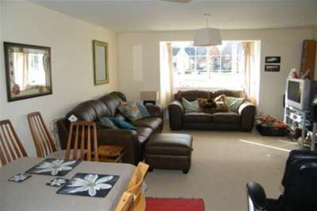  Image of 3 bedroom Detached house to rent in Deas Road South Wootton King