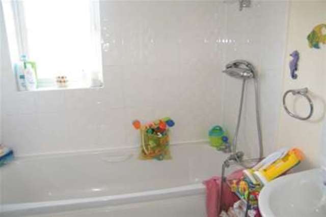  Image of 3 bedroom Detached house to rent in Deas Road South Wootton King