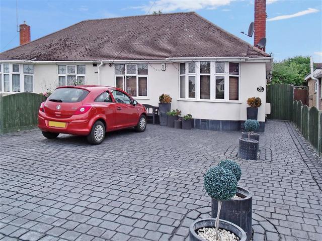  Image of 2 bedroom Detached house for sale in Deirdre Avenue Wickford SS12 at Wickford Essex Wickford, SS12 0AX